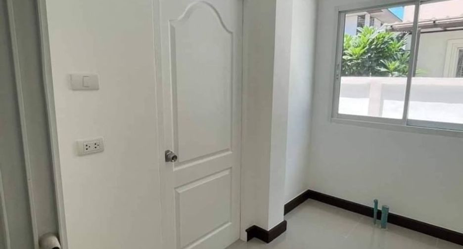 For sale 3 bedrooms house in Bang Lamung, Chonburi