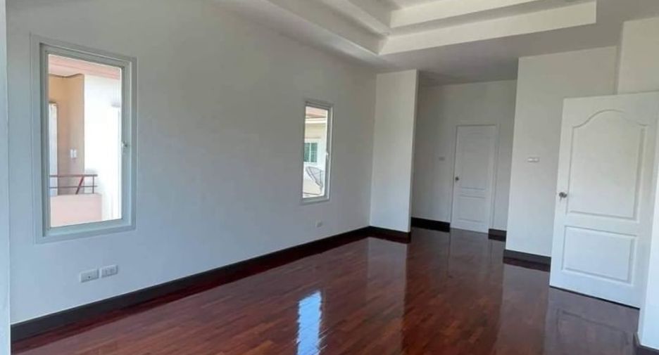 For sale 3 bedrooms house in Bang Lamung, Chonburi