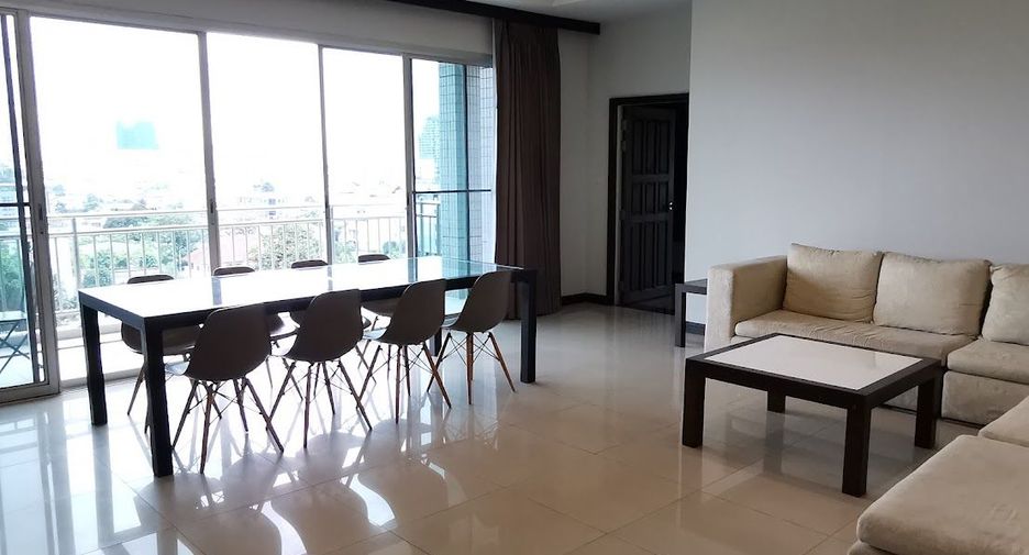 Apartamento en alquiler de 4 habitaciones en Sathon, Bangkok