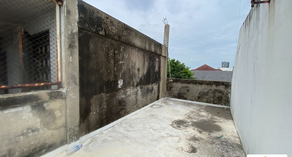 出售 5 卧室 商业空间 在 Huai Khwang, 曼谷