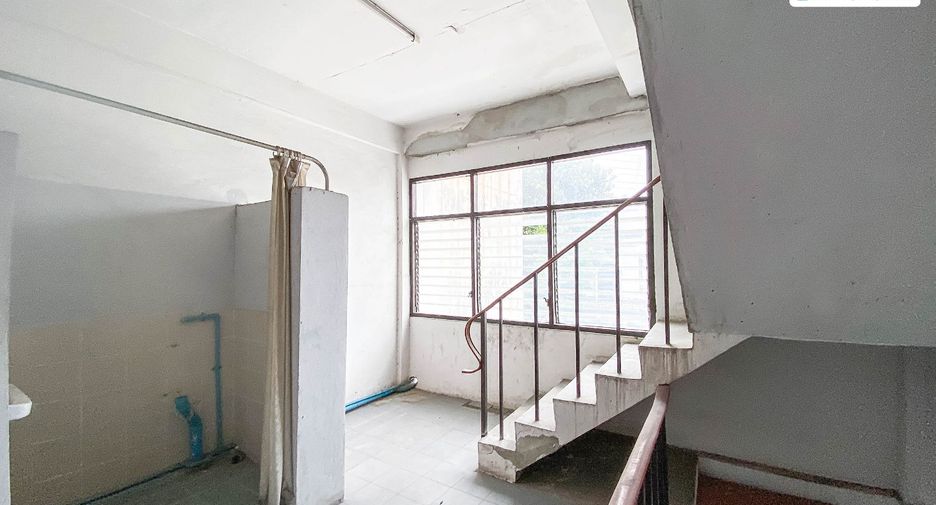 出售 5 卧室 商业空间 在 Huai Khwang, 曼谷
