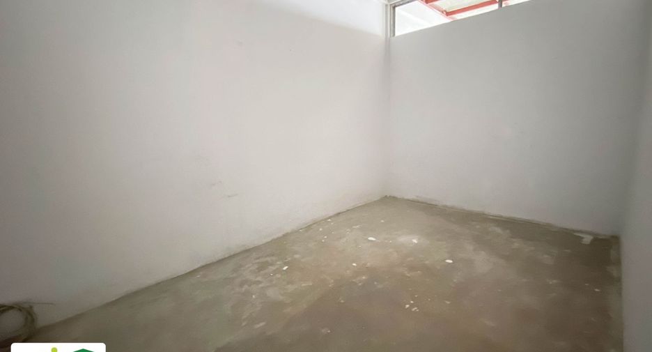 出售 5 卧室 商业空间 在 Huai Khwang, 曼谷