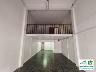 For sale 5 bedrooms retail Space in Huai Khwang, Bangkok