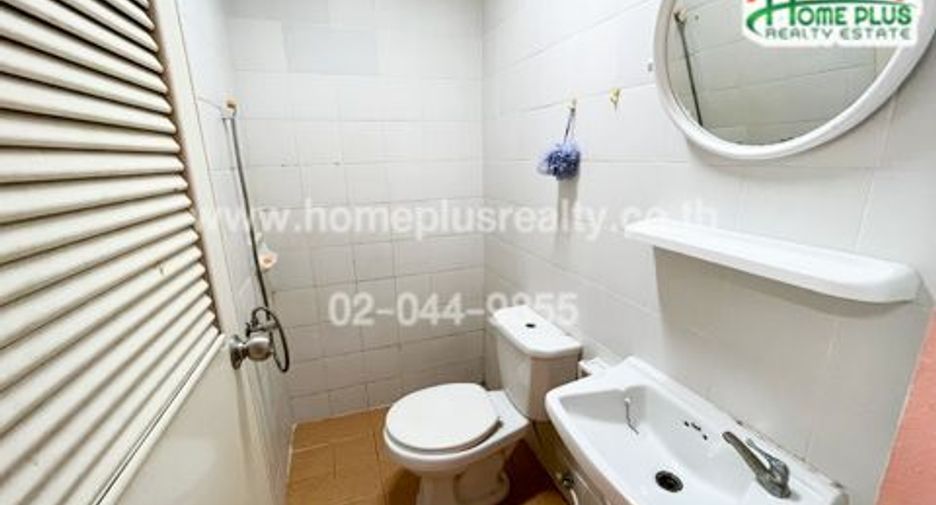 For sale 2 bedrooms townhouse in Khlong Sam Wa, Bangkok