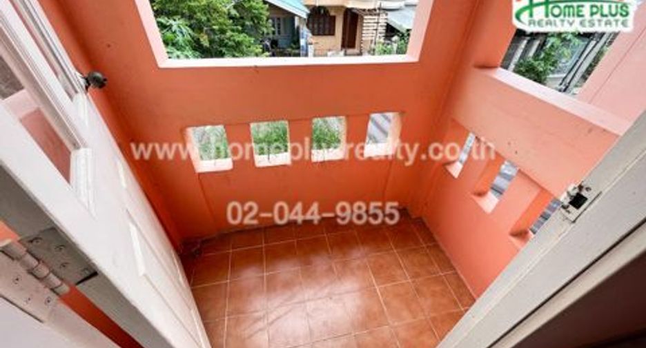 For sale 2 bedrooms townhouse in Khlong Sam Wa, Bangkok