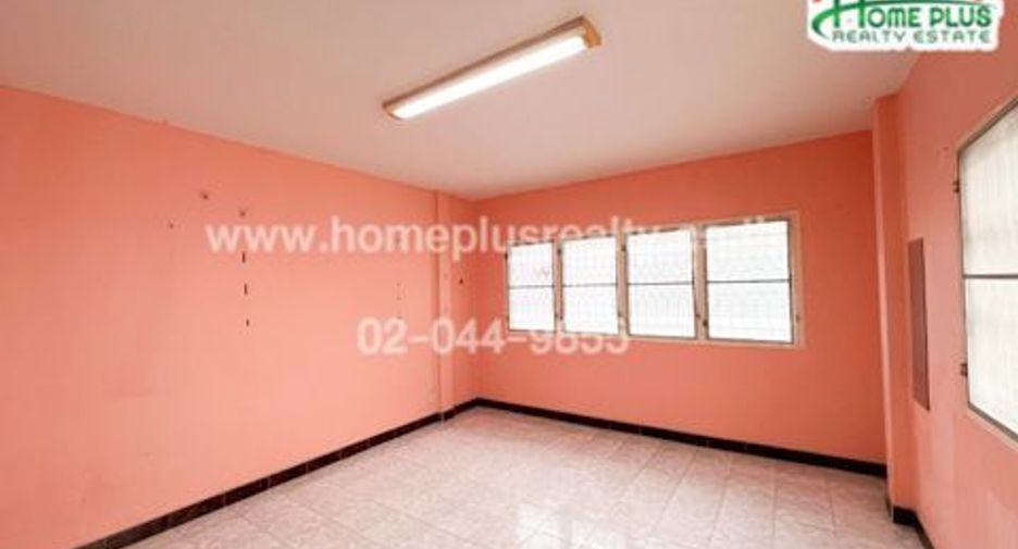 For sale 2 bedrooms townhouse in Khlong Sam Wa, Bangkok