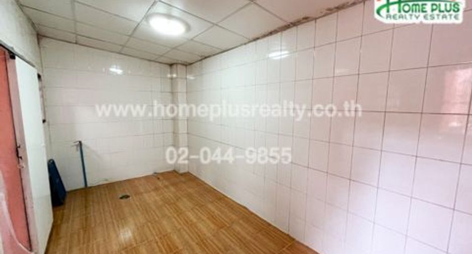 For sale 2 bedrooms townhouse in Khlong Sam Wa, Bangkok