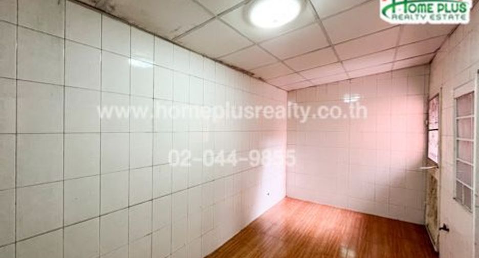 For sale 2 bedrooms townhouse in Khlong Sam Wa, Bangkok