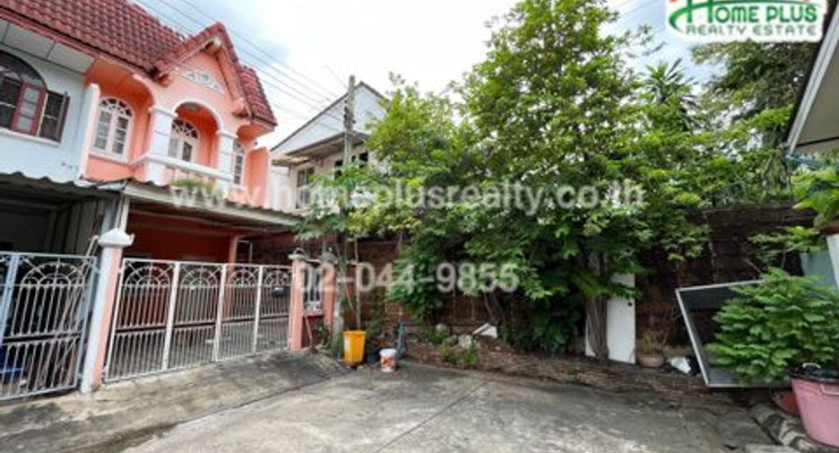 For sale 2 bedrooms townhouse in Khlong Sam Wa, Bangkok