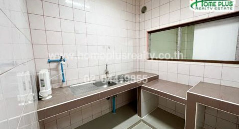 For sale 2 bedrooms townhouse in Khlong Sam Wa, Bangkok