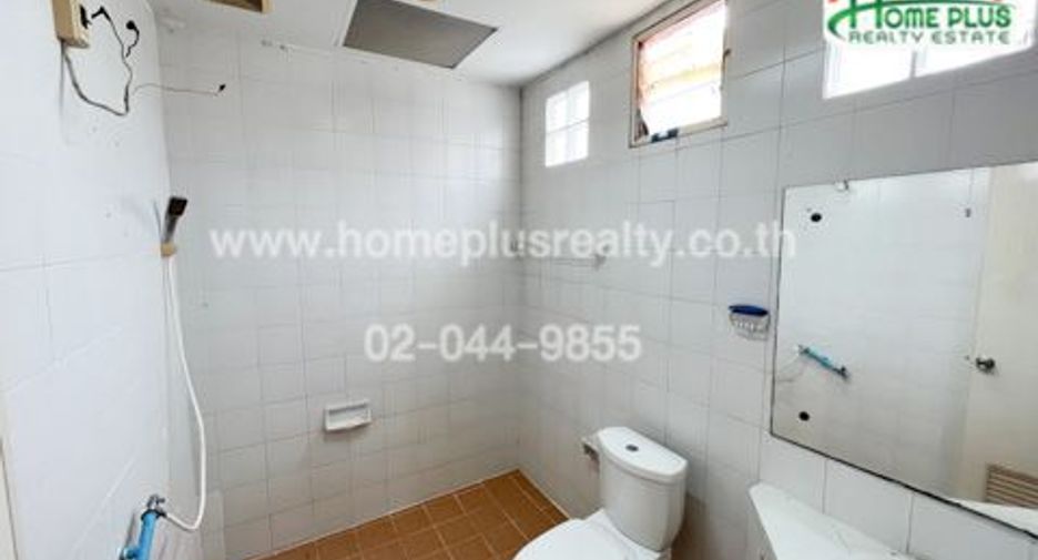 For sale 2 bedrooms townhouse in Khlong Sam Wa, Bangkok