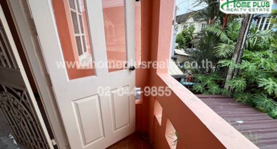 For sale 2 bedrooms townhouse in Khlong Sam Wa, Bangkok