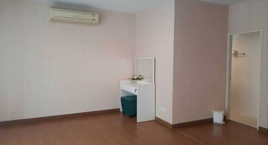 ขาย 4 ห้องนอน ทาวน์เฮ้าส์ ใน ยานนาวา, กรุงเทพฯ