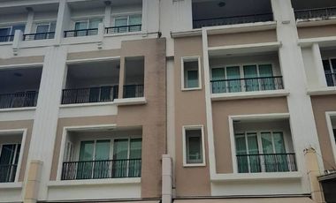 For sale 4 bedrooms townhouse in Yan Nawa, Bangkok
