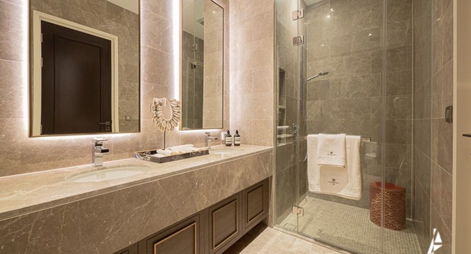 For sale studio condo in Khlong Toei, Bangkok