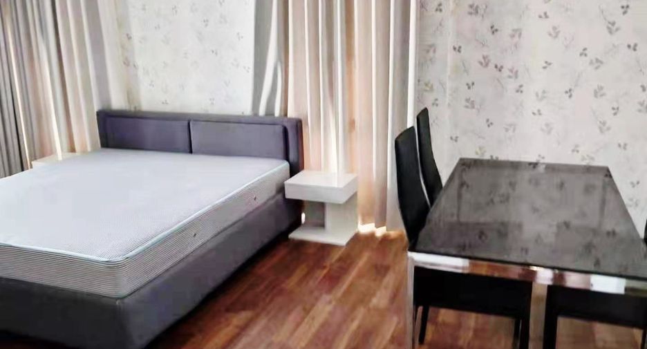 Аренда 4 спальни дом в Пращет, Бангкок