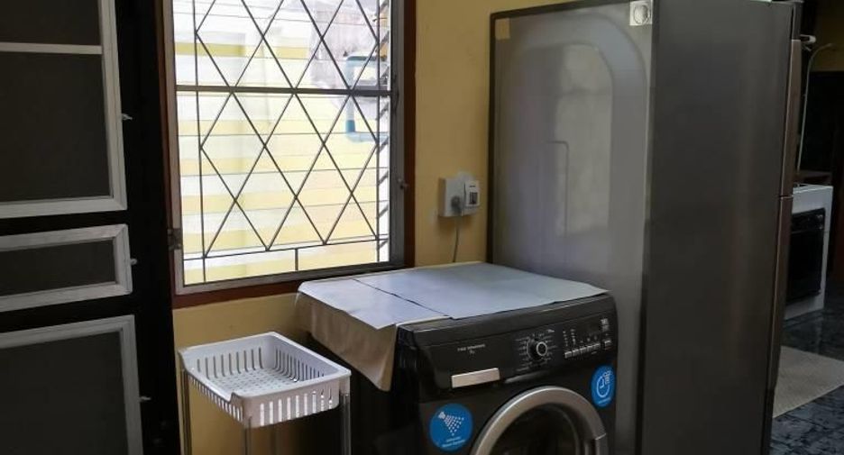 For rent 3 bedrooms house in Phaya Thai, Bangkok
