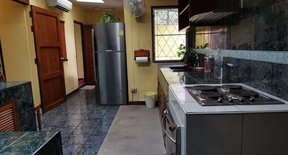 For rent 3 bedrooms house in Phaya Thai, Bangkok