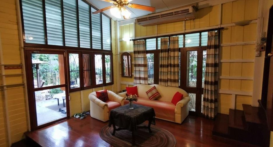 For rent 3 bedrooms house in Phaya Thai, Bangkok