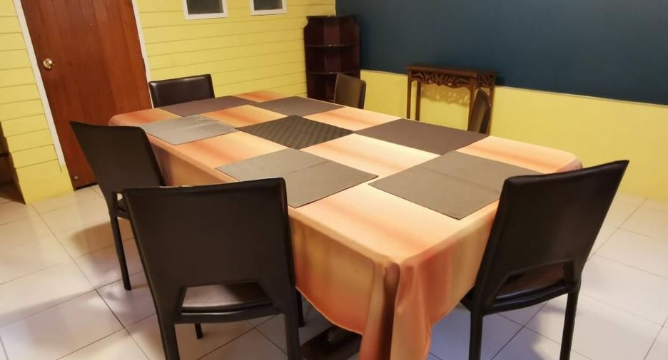 For rent 3 bedrooms house in Phaya Thai, Bangkok