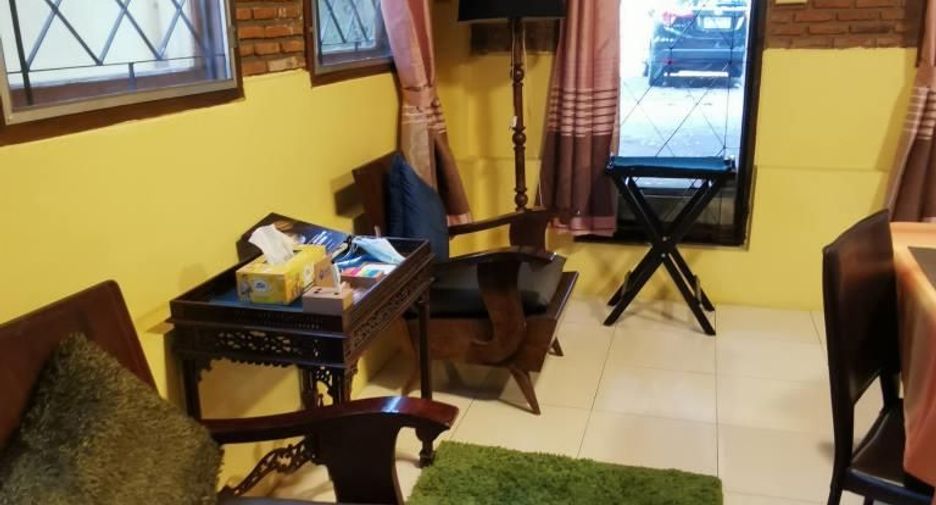 For rent 3 bedrooms house in Phaya Thai, Bangkok