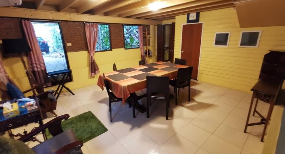 For rent 3 bedrooms house in Phaya Thai, Bangkok