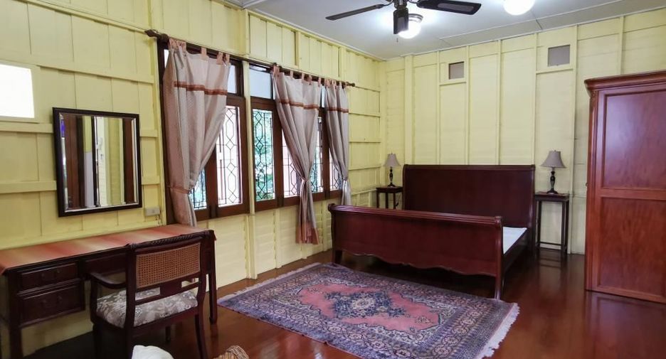 For rent 3 bedrooms house in Phaya Thai, Bangkok