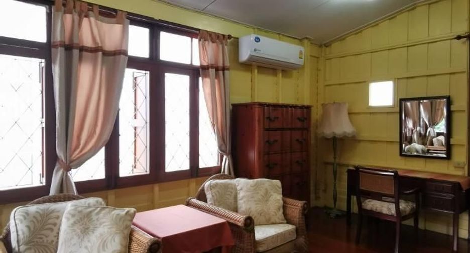 For rent 3 bedrooms house in Phaya Thai, Bangkok