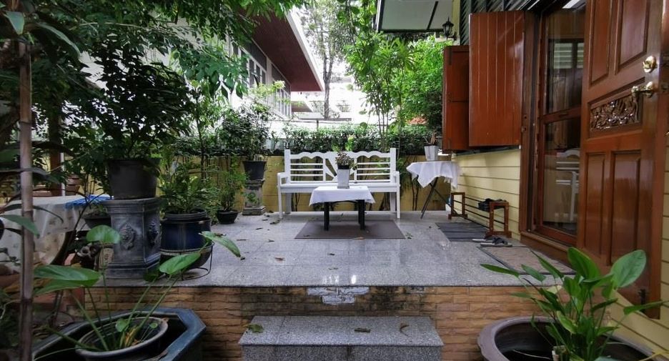 For rent 3 bedrooms house in Phaya Thai, Bangkok