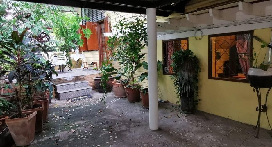 For rent 3 bedrooms house in Phaya Thai, Bangkok