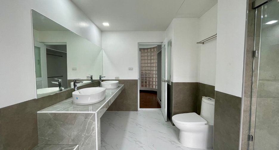 À louer 3 chambres appartement à Watthana, Bangkok