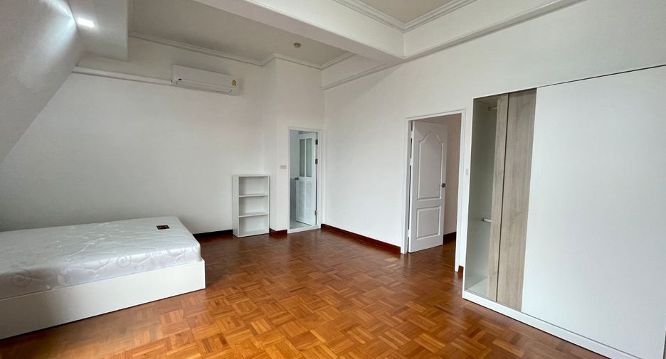 À louer 3 chambres appartement à Watthana, Bangkok