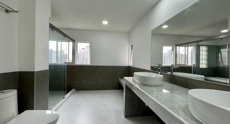 À louer 3 chambres appartement à Watthana, Bangkok