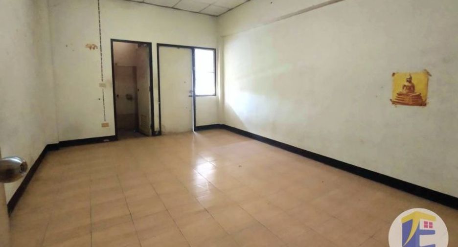 Продажа 33 спальни апартаменты с обслуживанием в Mueang Chon Buri, Чонбури