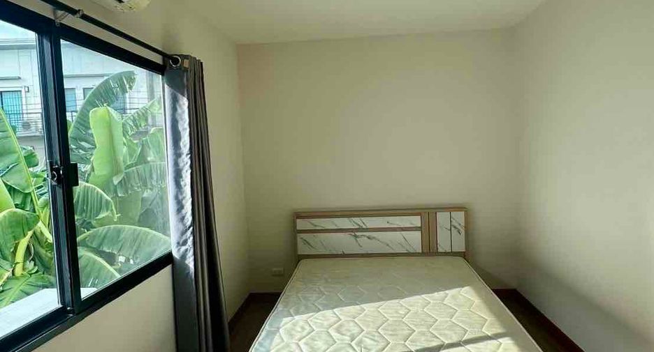 For rent 3 bedrooms townhouse in Prawet, Bangkok
