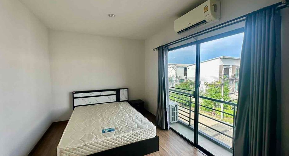 For rent 3 bedrooms townhouse in Prawet, Bangkok