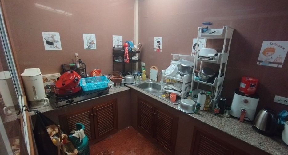 Casa adosada en venta de 3 habitaciones en Mueang Nonthaburi, Nonthaburi