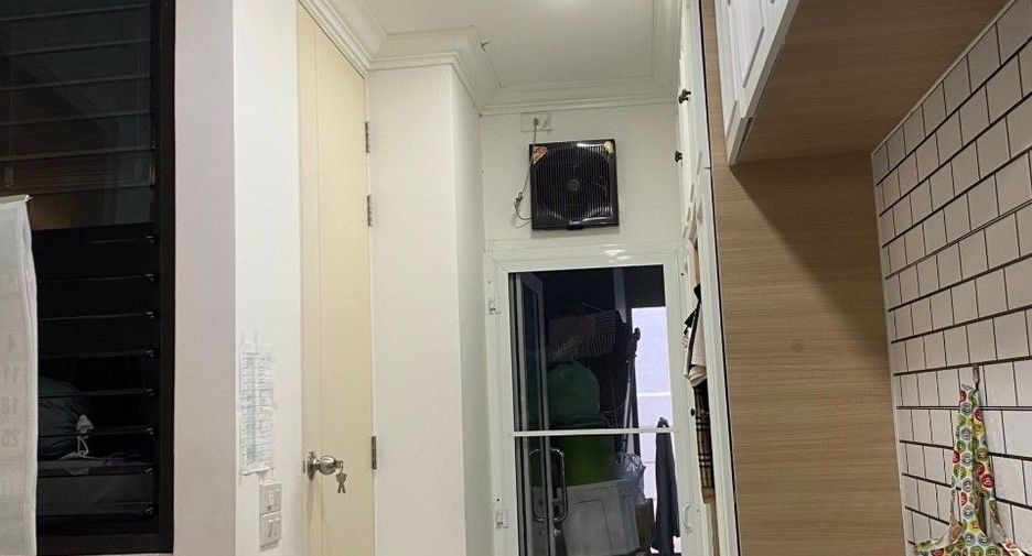 Haus zum Kauf mit 4 Zimmer in Lat Phrao, Bangkok