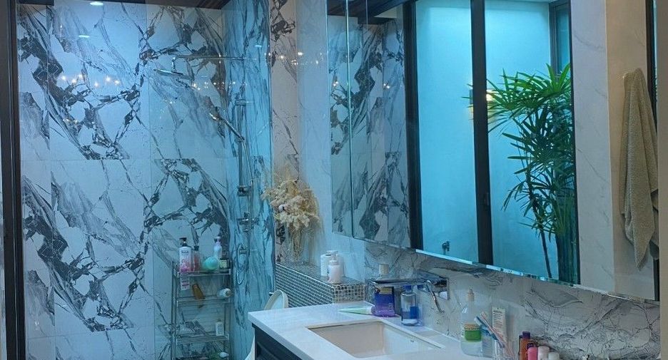 Haus zum Kauf mit 4 Zimmer in Lat Phrao, Bangkok