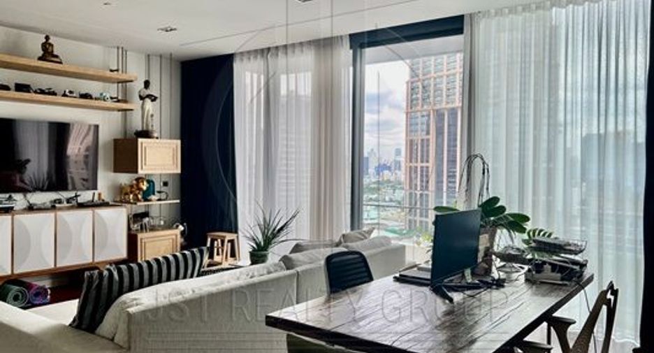 For sale 2 bedrooms condo in Khlong Toei, Bangkok