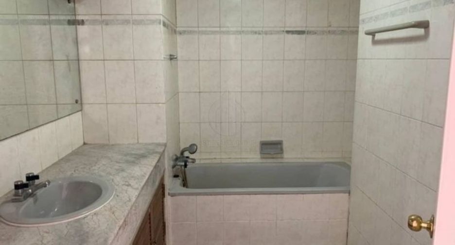 Condo en venta de 3 habitaciones en Bang Phlat, Bangkok