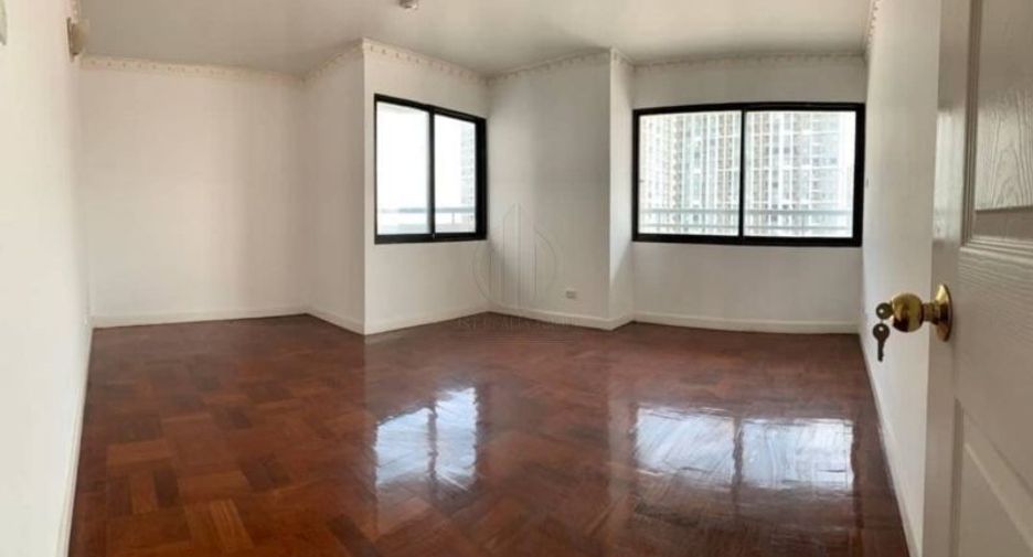 Condo en venta de 3 habitaciones en Bang Phlat, Bangkok