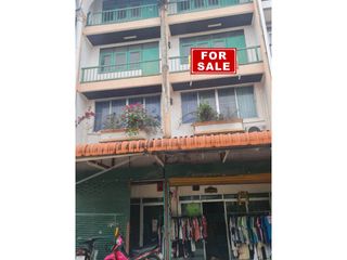 Casa adosada en venta de 3 habitaciones en Mueang Rayong, Rayong
