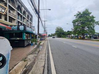 Casa adosada en venta de 3 habitaciones en Mueang Rayong, Rayong