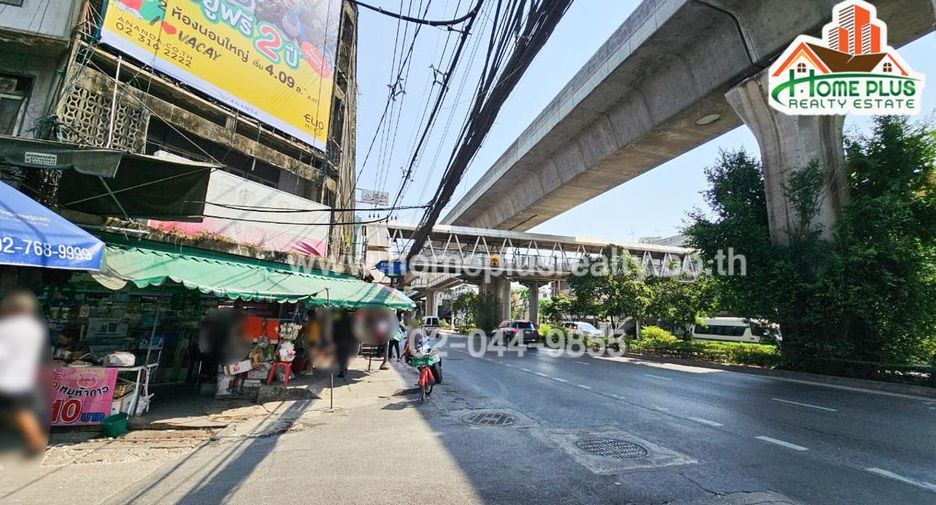 For sale retail Space in Phra Khanong, Bangkok
