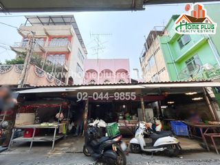 For sale retail Space in Phra Khanong, Bangkok