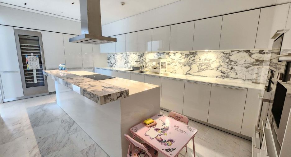 Condo en venta de 4 habitaciones en Bang Kho Laem, Bangkok