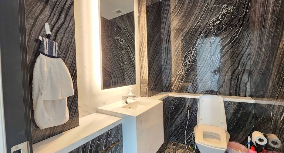 Condo en venta de 4 habitaciones en Bang Kho Laem, Bangkok