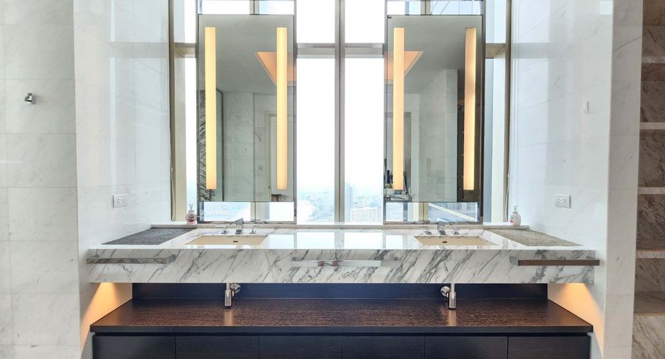 Condo en venta de 4 habitaciones en Bang Kho Laem, Bangkok