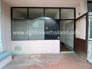 Casa adosada en alquiler de 3 habitaciones en Watthana, Bangkok
